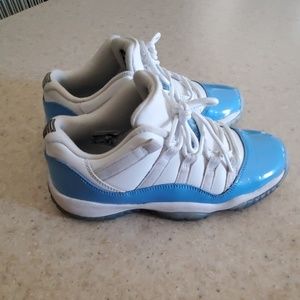 Air Jordan 11 UNC